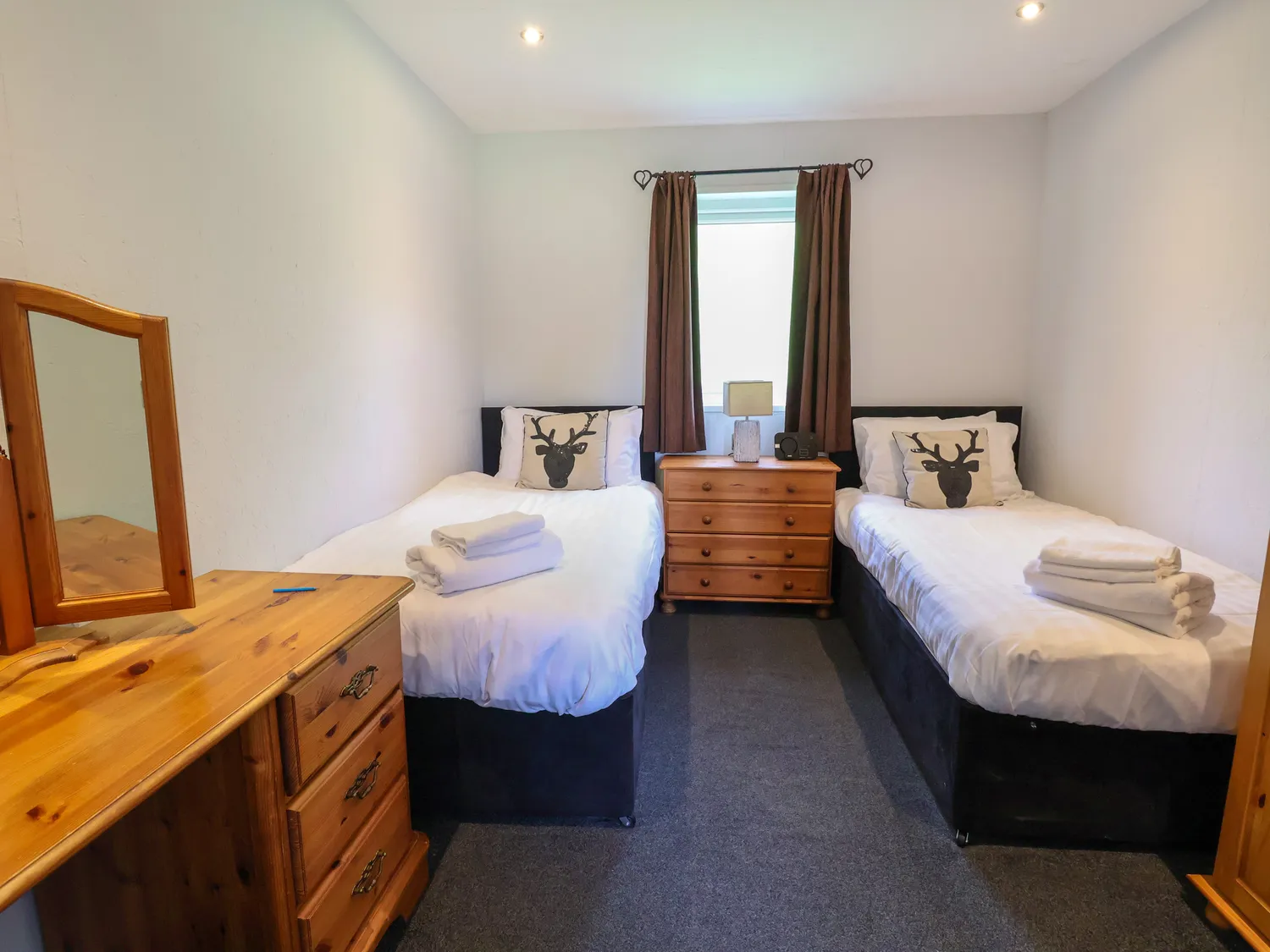 The Blacktail Twin Bedroom