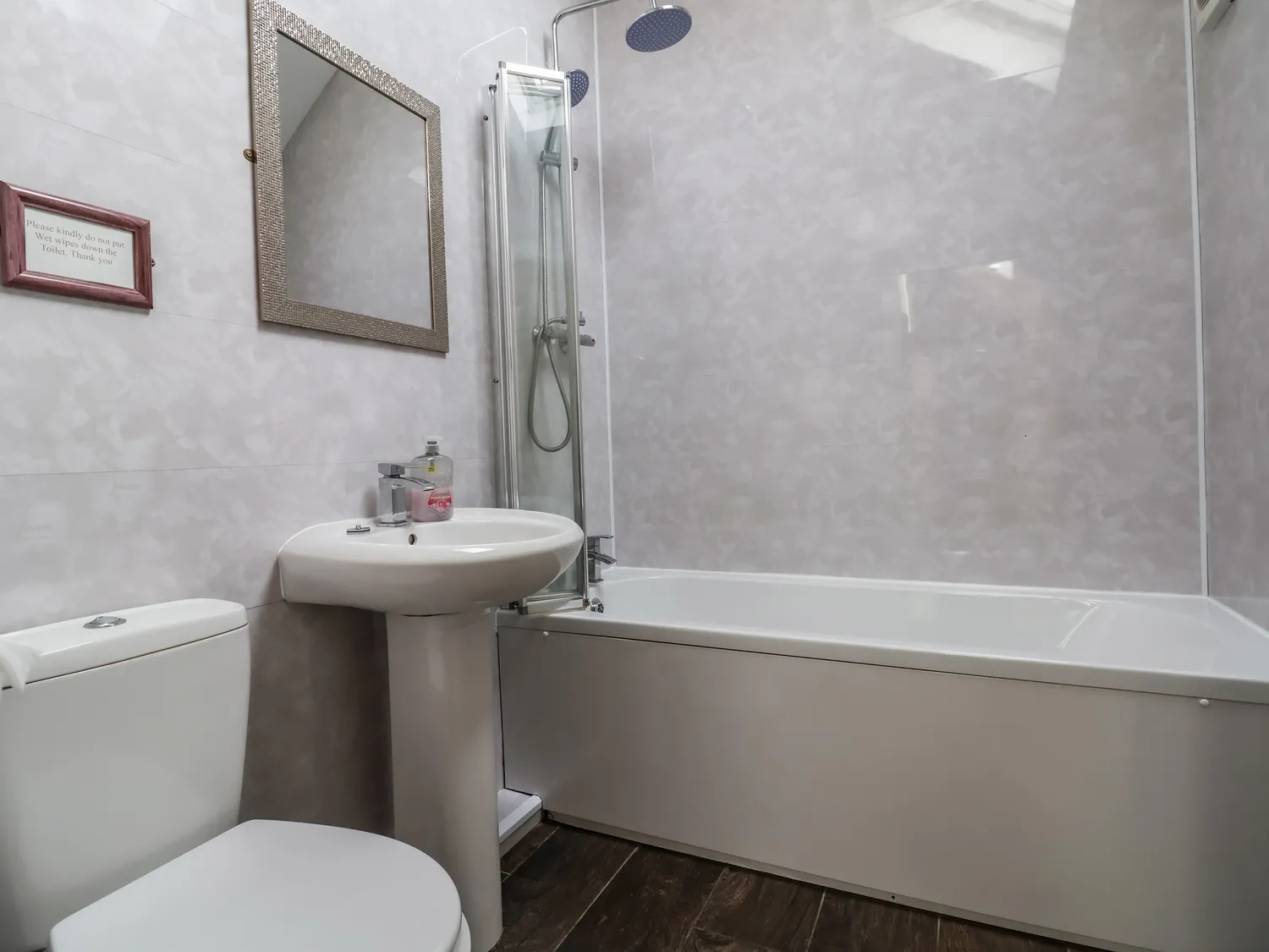 Gamekeepers Cottage Bathroom