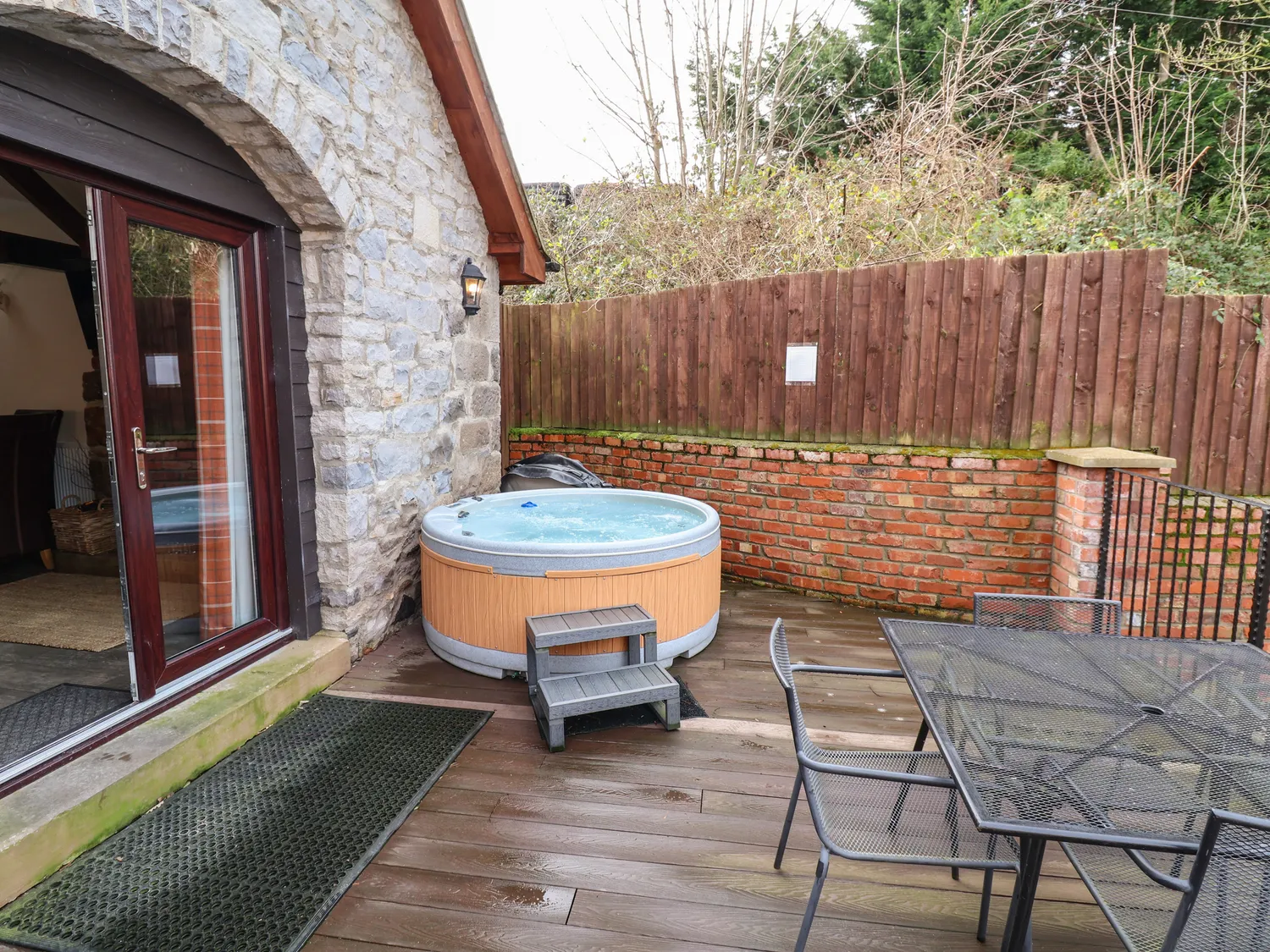 Gamekeepers Cottage Outside