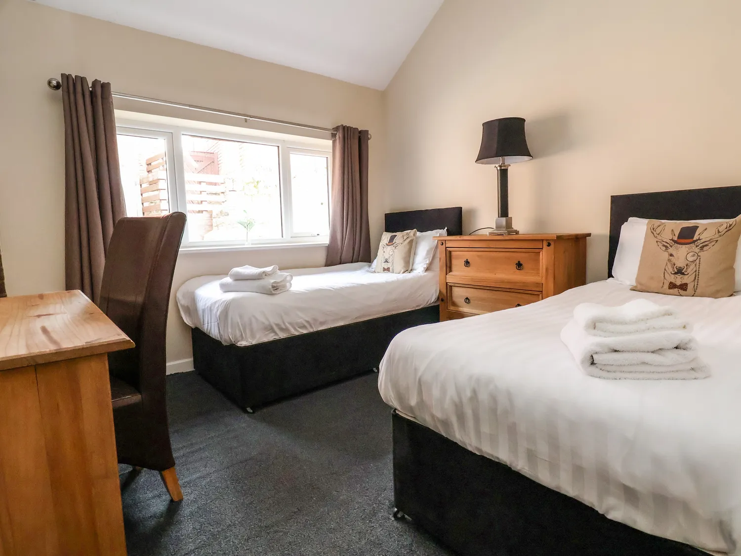 Gamekeepers Cottage Twin Bedroom