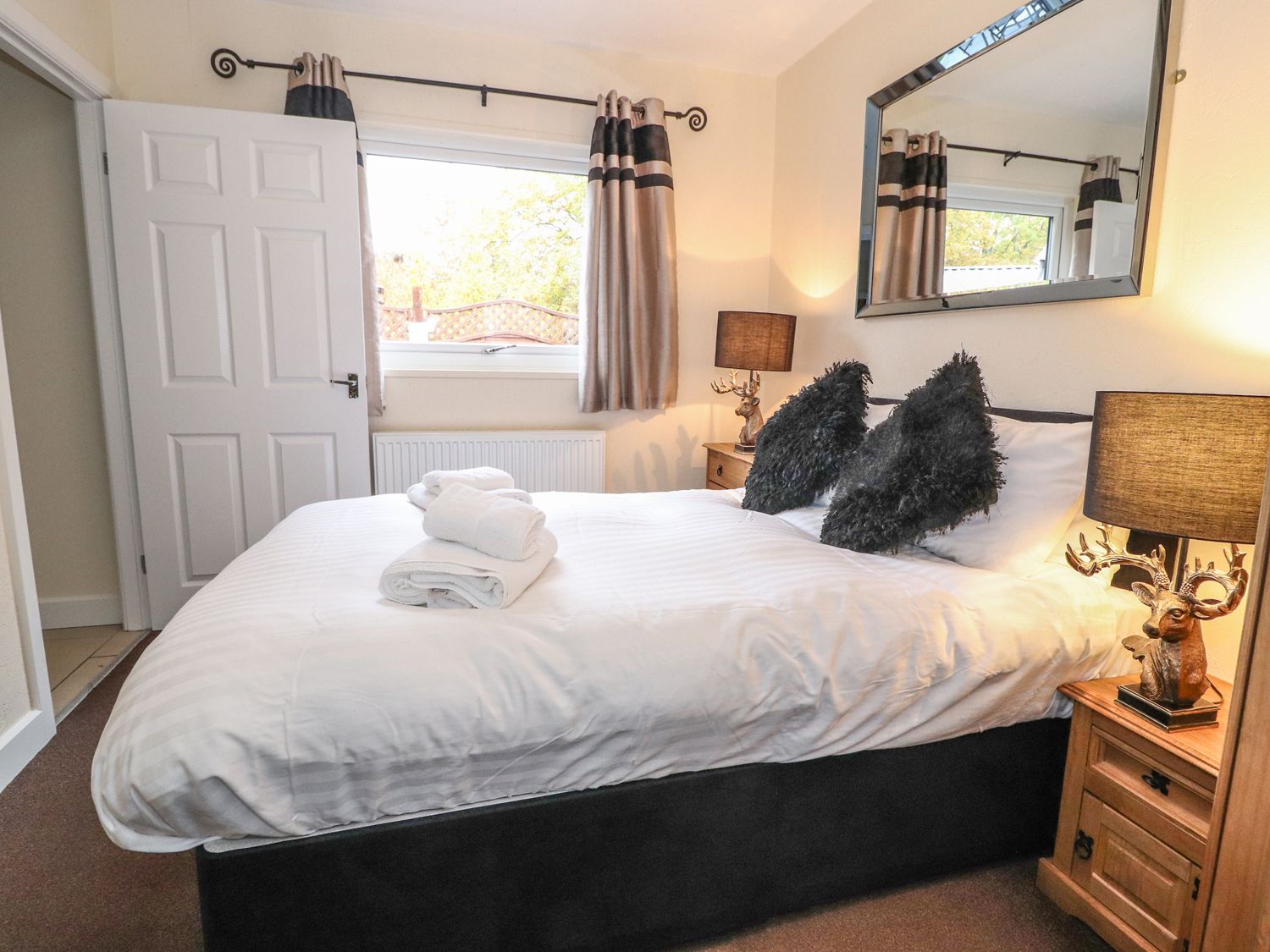 The fallows master bedroom 1