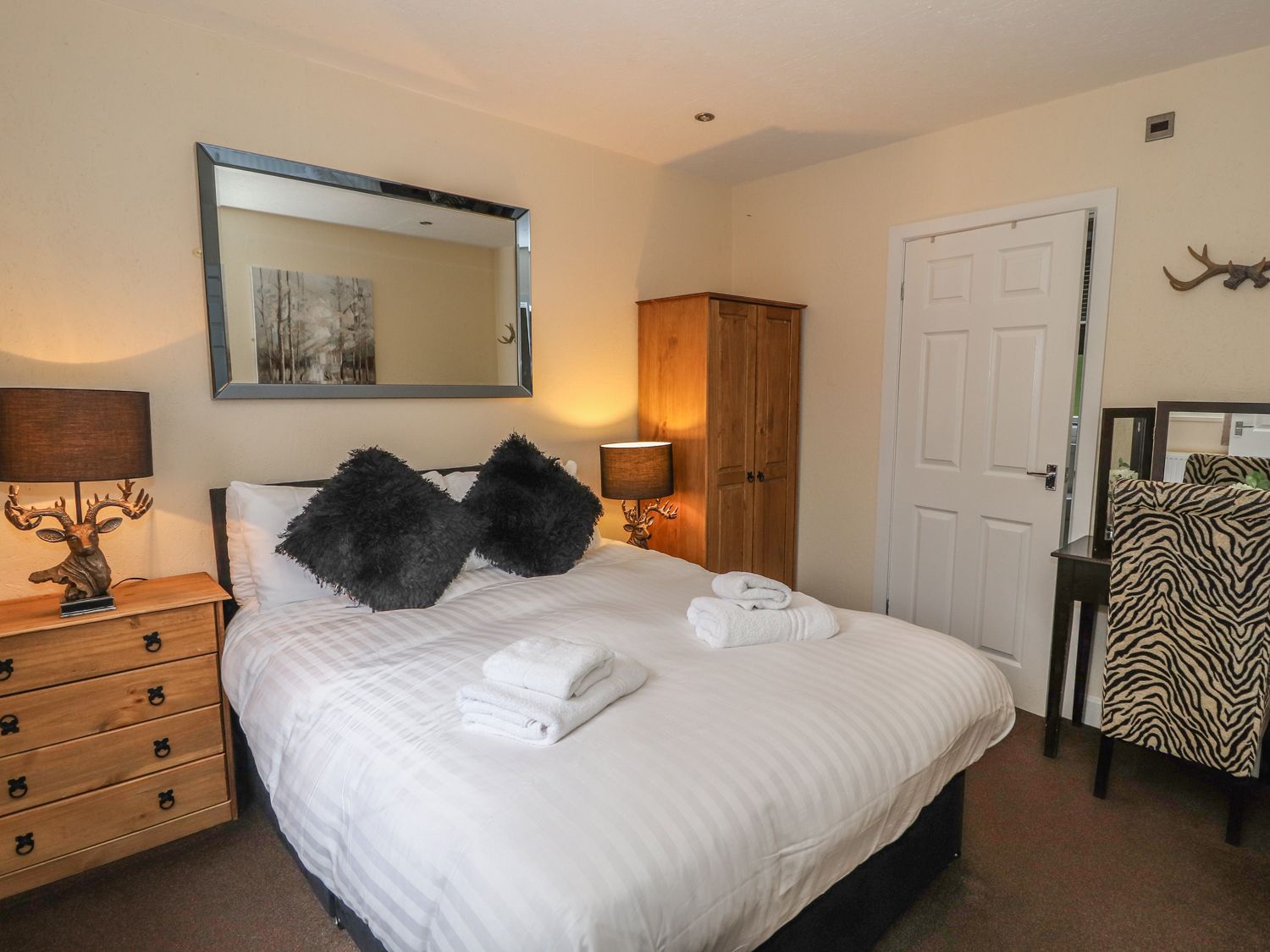 The fallows master bedroom 2